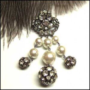 1950s Hattie Carnegie Chandelier Crystal Orb Vintage Crown Pearl Brooch